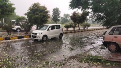 Vehicles damaged as hailstorms batter Islamabad